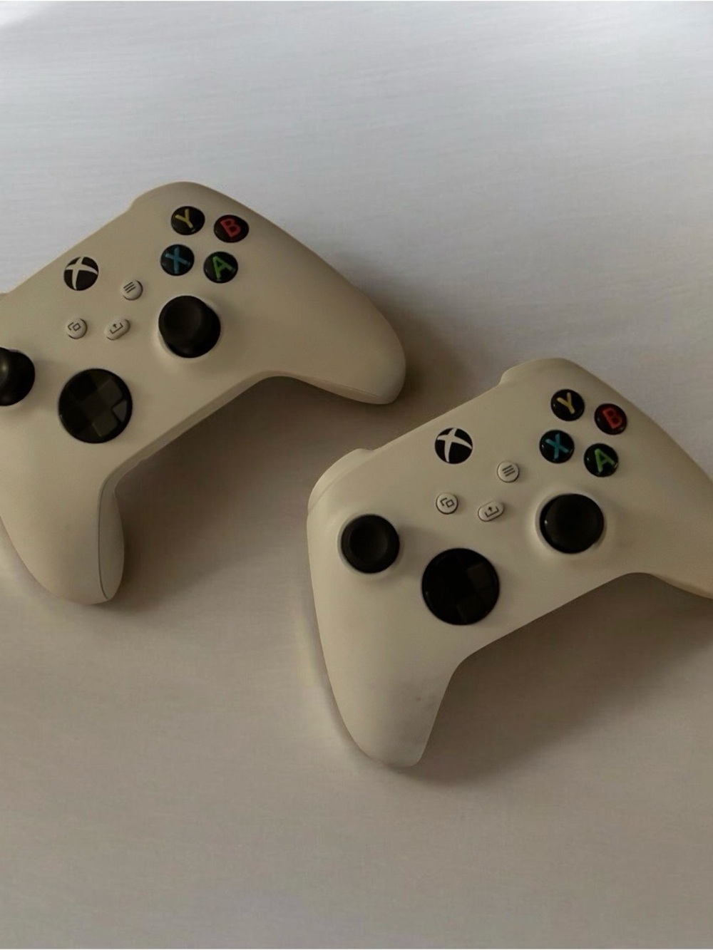 Xbox Wireless Controller Pair - White